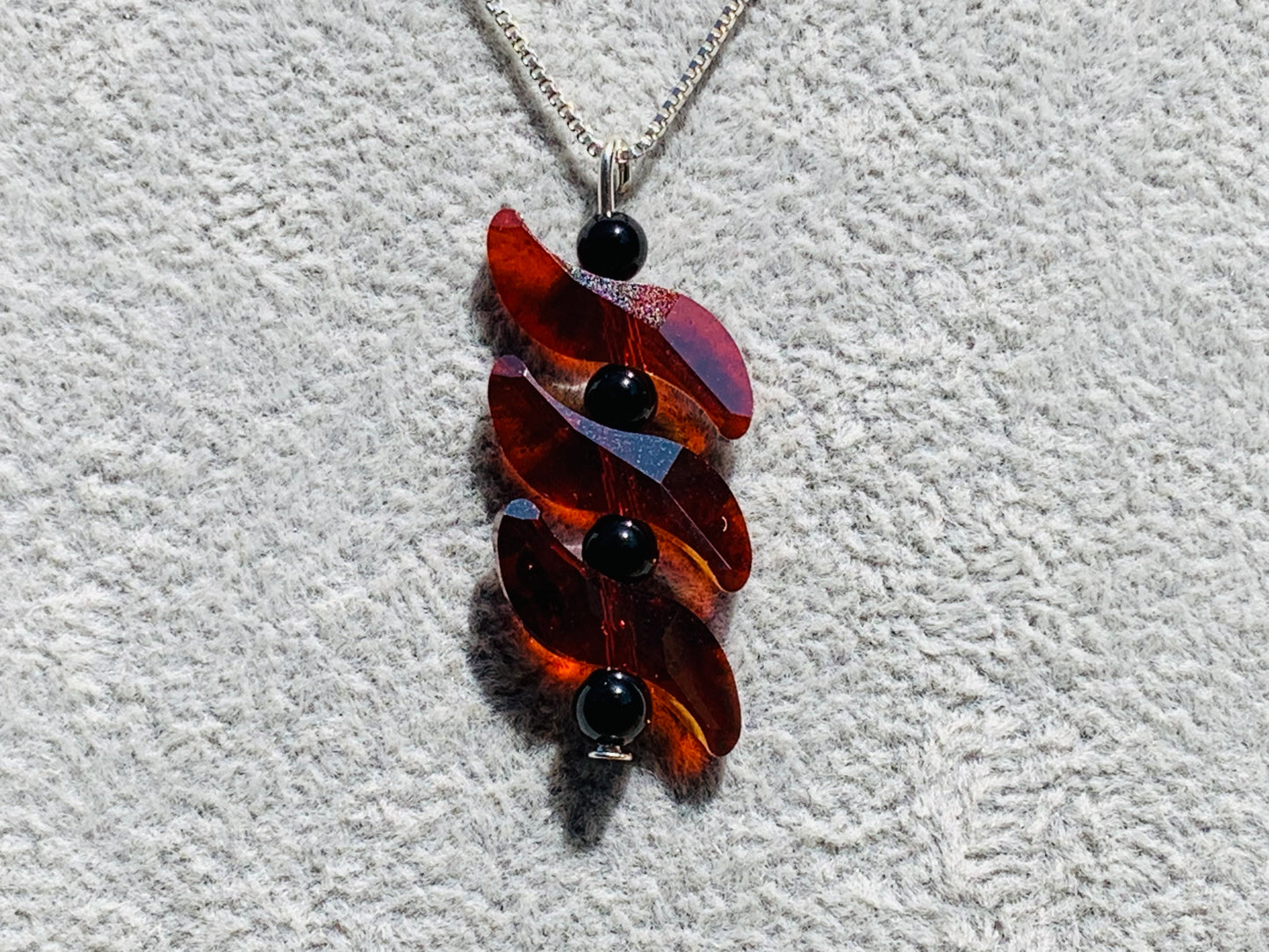 Swarovski Vague rouge magma 5525