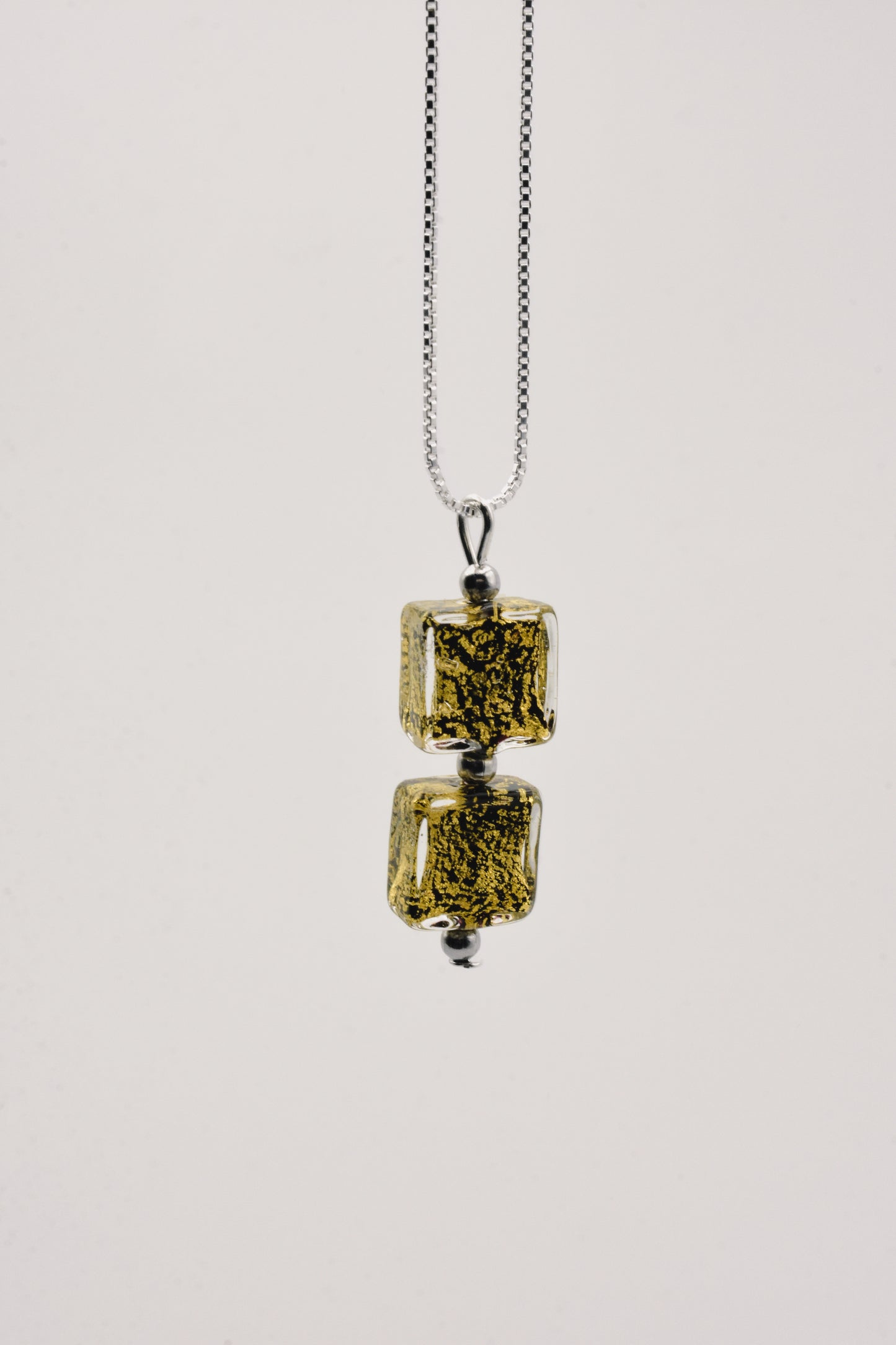 Murano - Carré plat 10mm Moretti feuille d'or 24 carats.