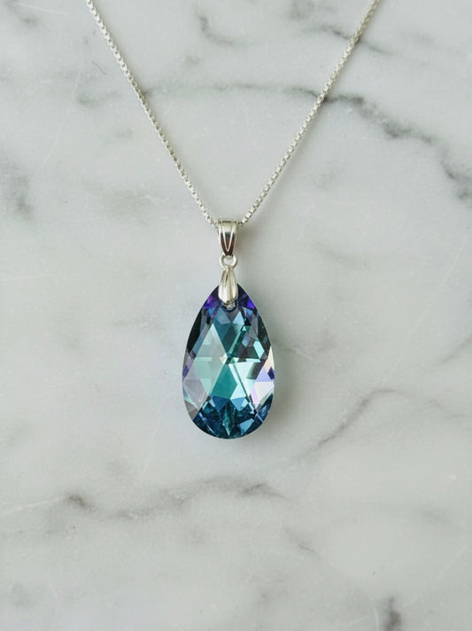 N0 64 - Swarovski 6106 Vitrail light sur chaîne argent