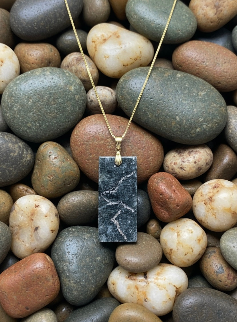 No 41 - Stéatite Canada 3/4'' x 1 1/2'' inspiré du Kintsugi